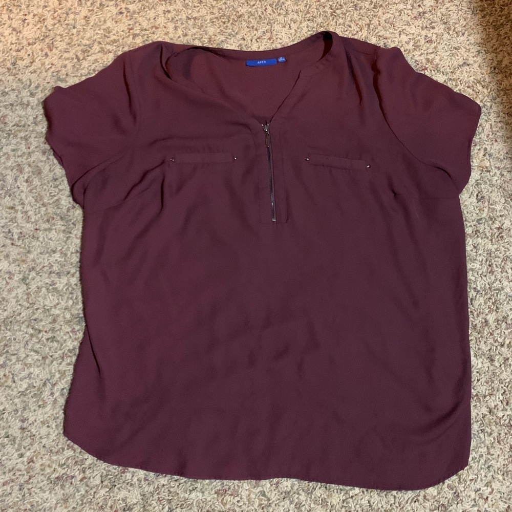 Wine colored APT 9 short sleeve blouse